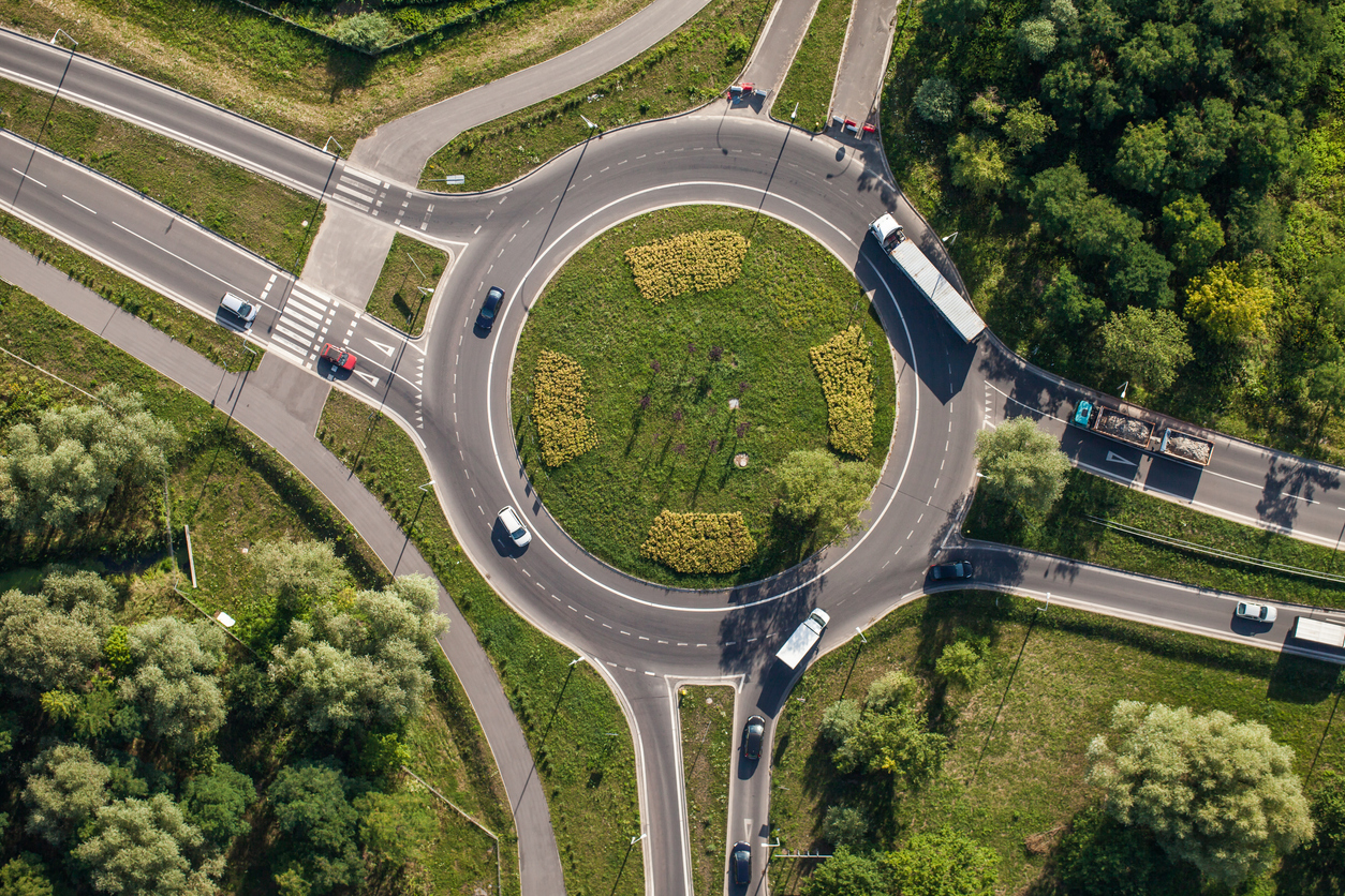 Are Roundabouts Safer than Intersections?